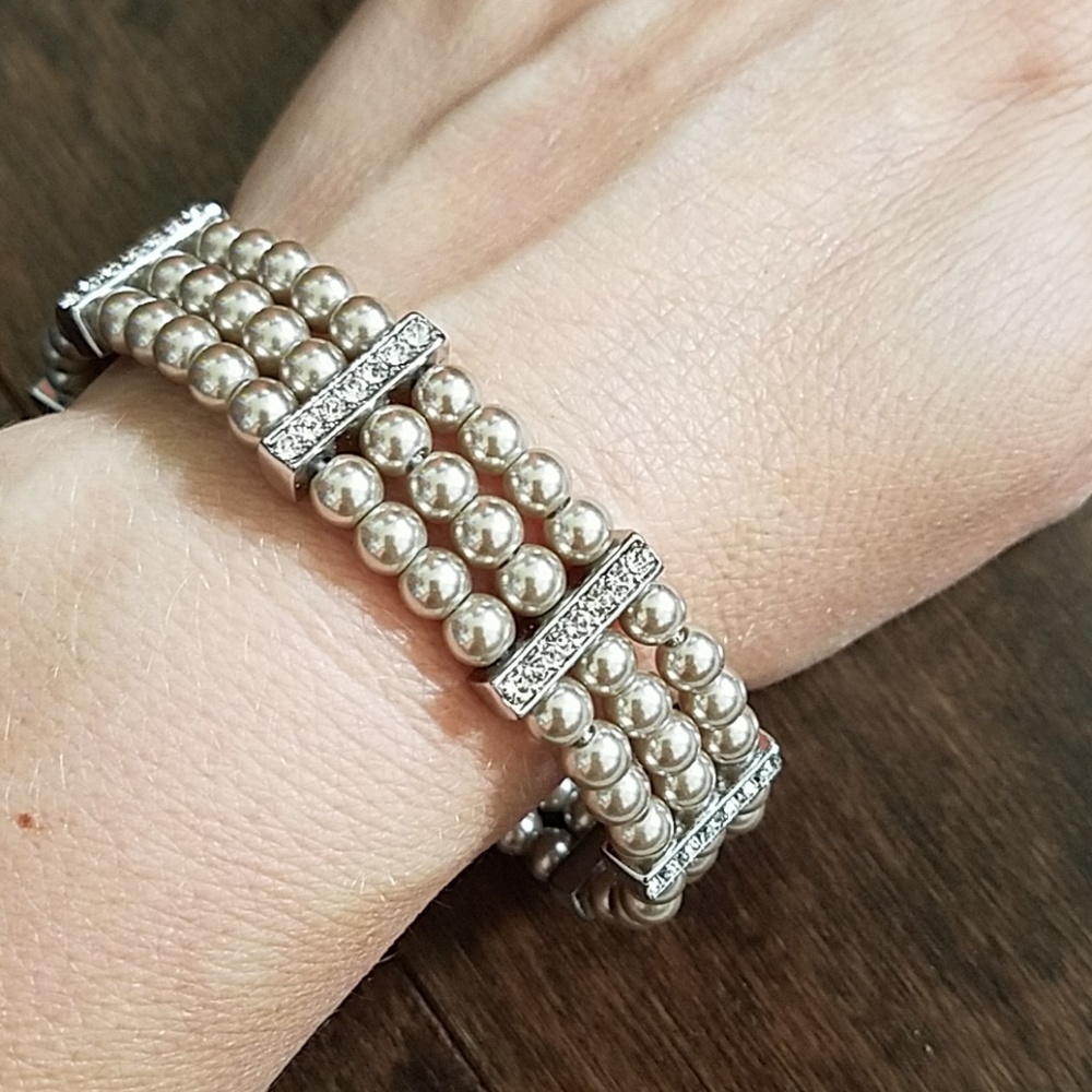 Lia Sophia stretch bracelet
